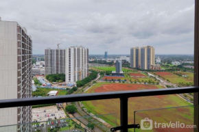 Comfy and High Floor Studio at Sky House BSD Apartment By Travelio